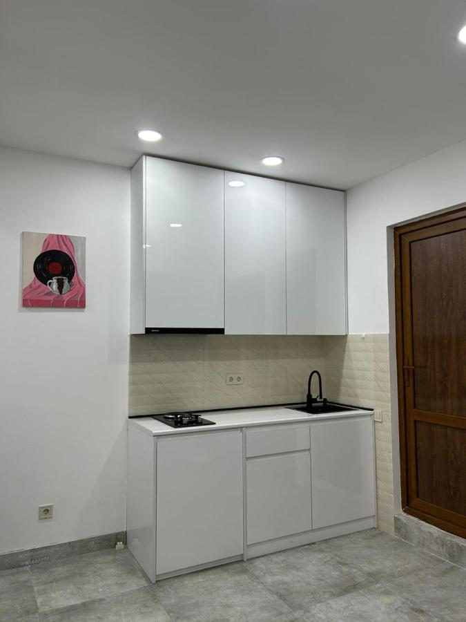White Corner In Old Tbilisi Apartment Екстериор снимка