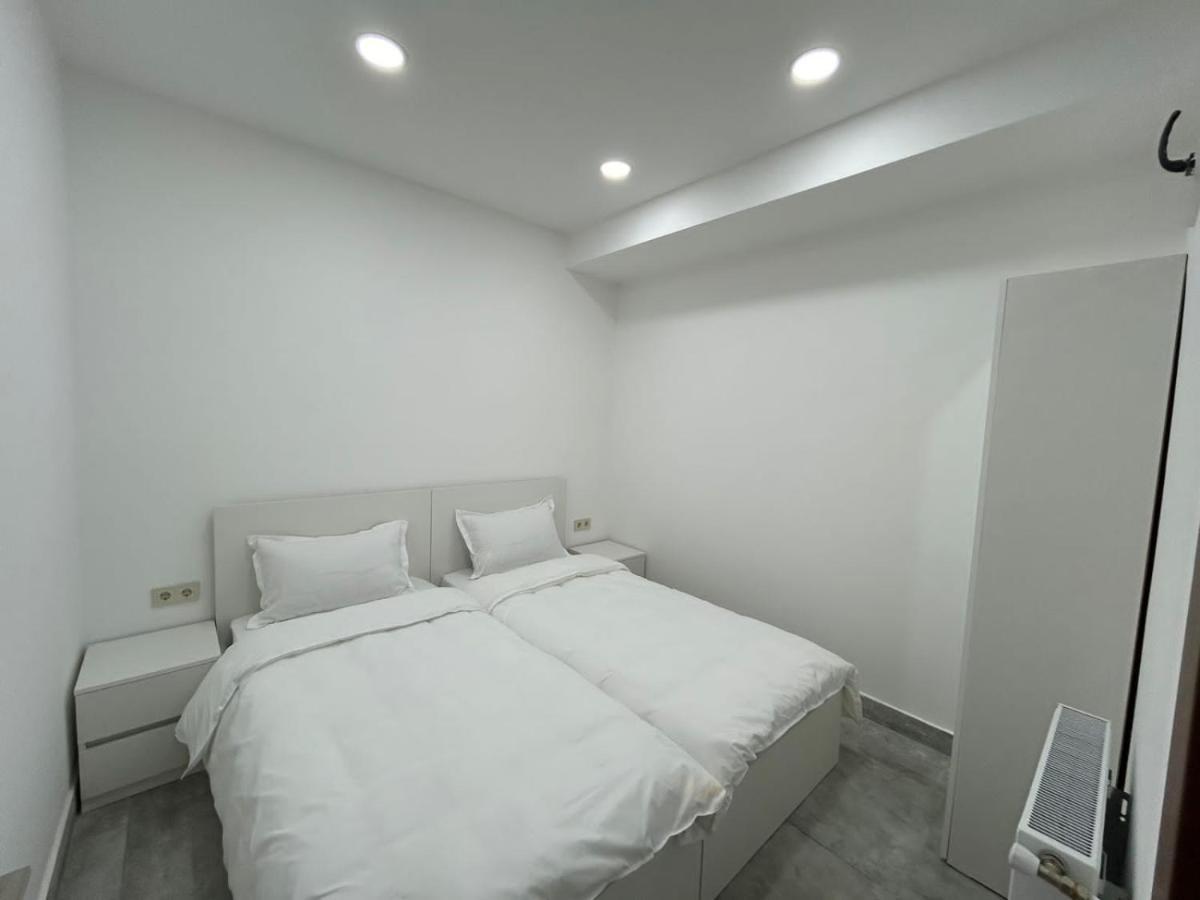 White Corner In Old Tbilisi Apartment Екстериор снимка